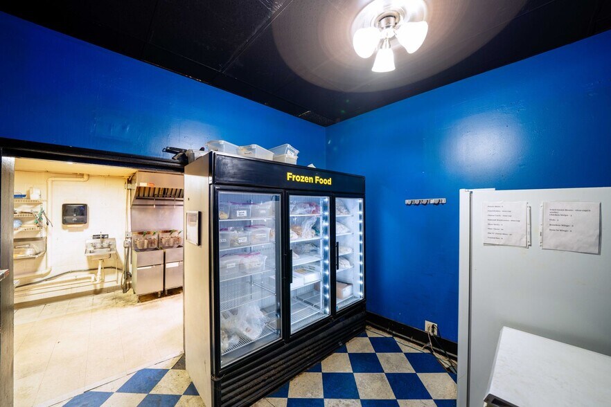 More Photos Of 26 N Main St, Cape Girardeau General Retail For Sale