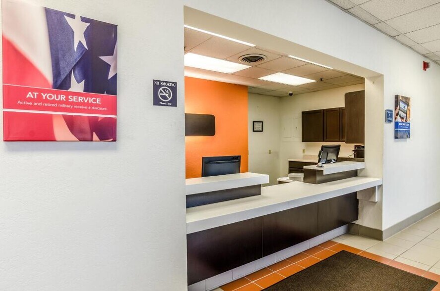 More Photos Of 4817 S Lincoln Ave, York Hotel For Sale