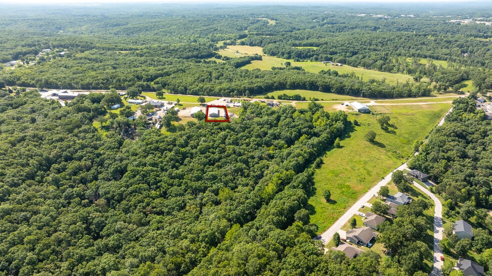 More Photos Of 633 Hiland cir, Kaiser Warehouse For Sale