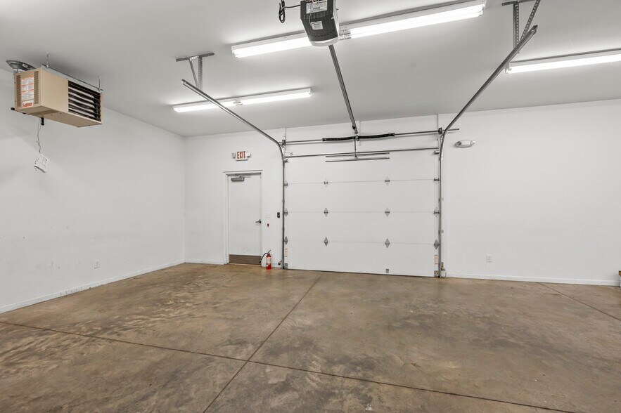 More Photos Of 8017 N Point Blvd, Winston-Salem Industrial For Lease