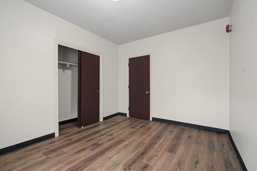 More Photos Of 471 Pond St, Woonsocket Apartments For Sale