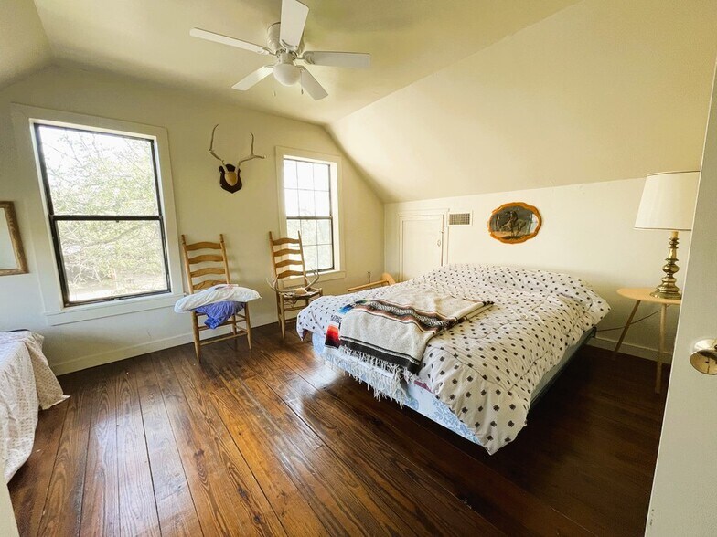 More Photos Of 1400 Greer ln, Burnet Land For Sale