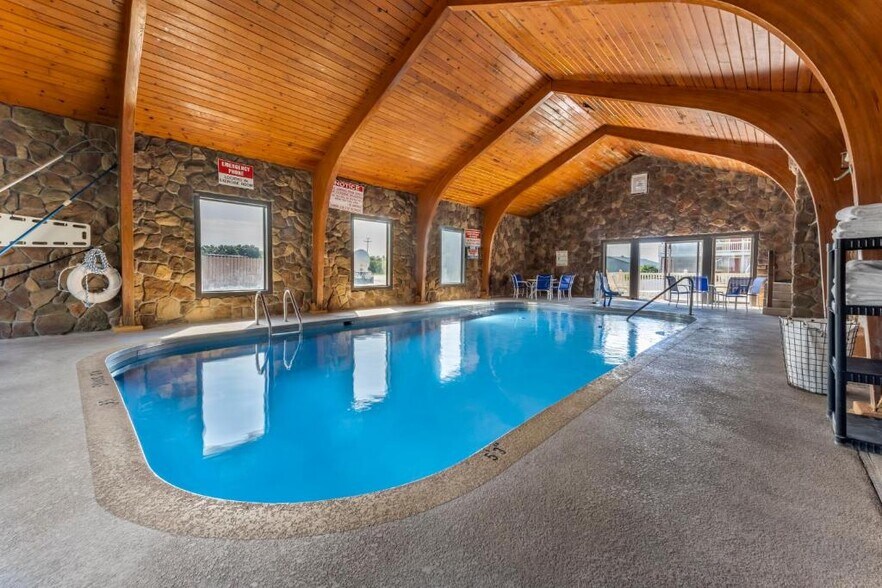 More Photos Of 2137 E Lincoln Way, Wooster Hotel For Sale