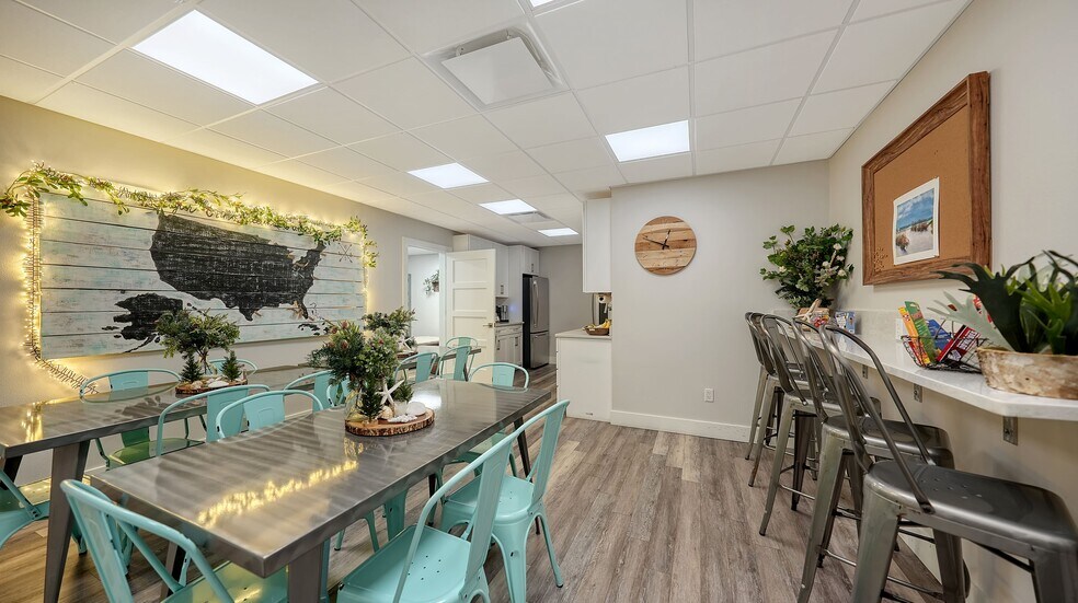 More Photos Of 1630 S Tuttle Ave, Sarasota Medical For Sale