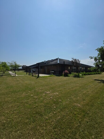 More Photos Of 4493 Walden Ave, Lancaster Office For Sale