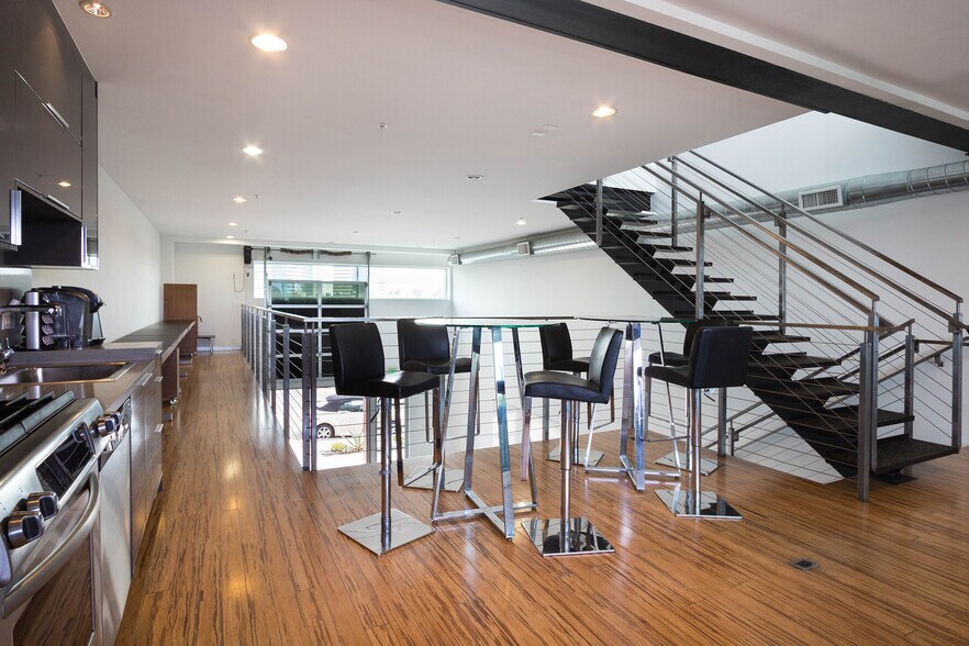 More Photos Of 215-237 California St, El Segundo Loft Creative Space For Lease