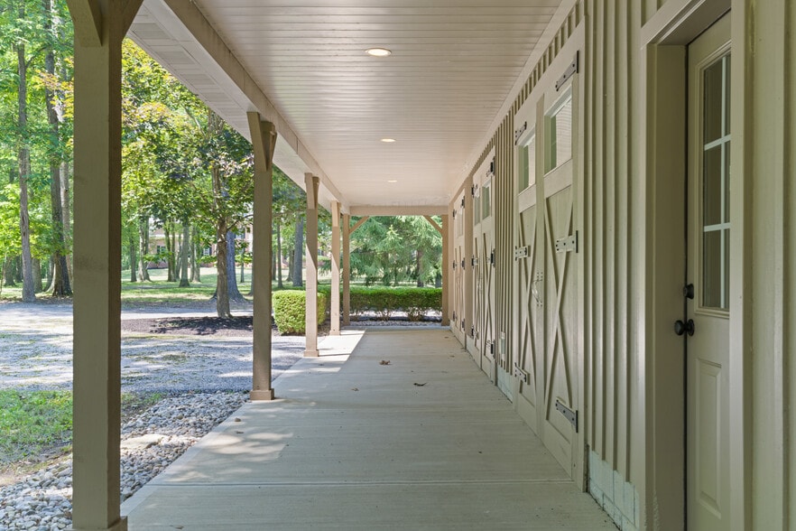 More Photos Of 5455 Plantation Rd, Sunbury Lodge Meeting Hall For Sale