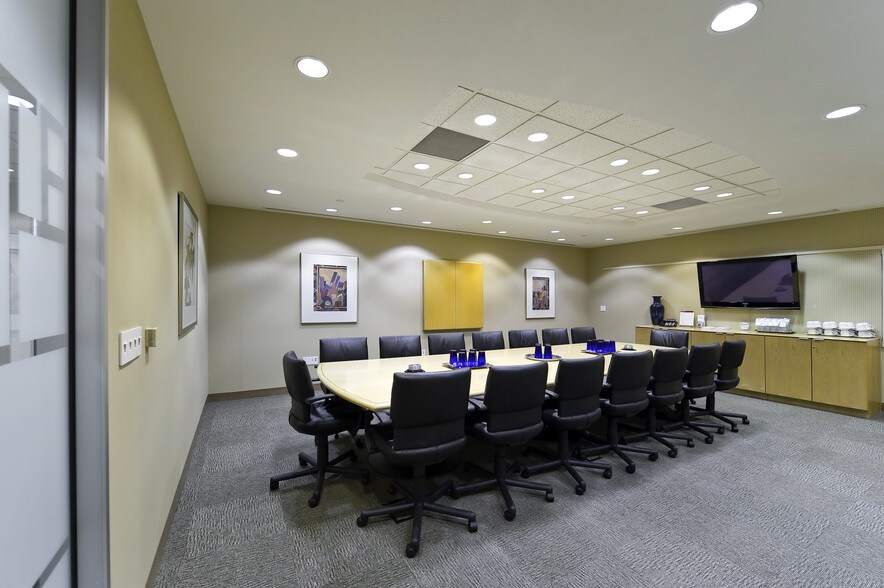 More Photos Of 888 3rd St SW, Calgary Coworking Space
