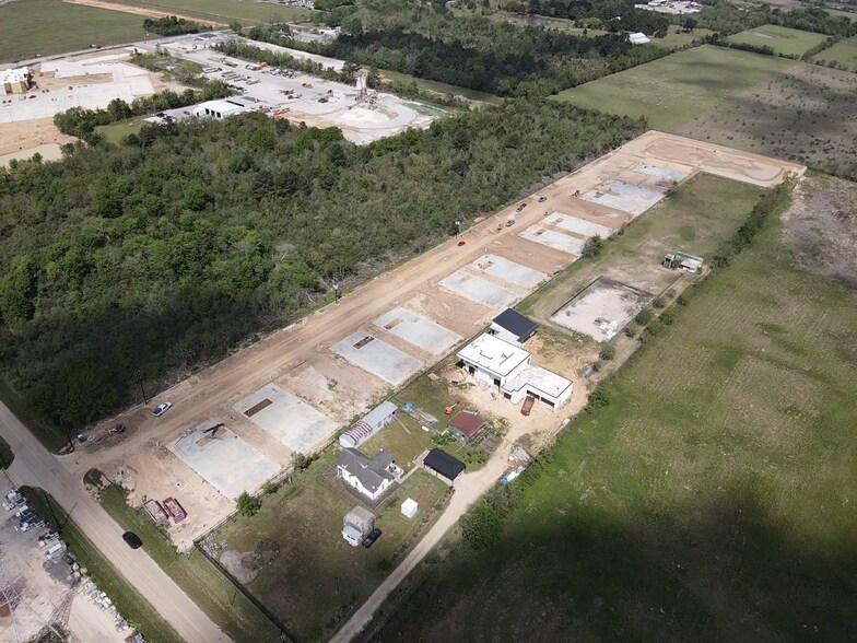 More Photos Of 25540 Zube Road, Hockley Unknown For Lease