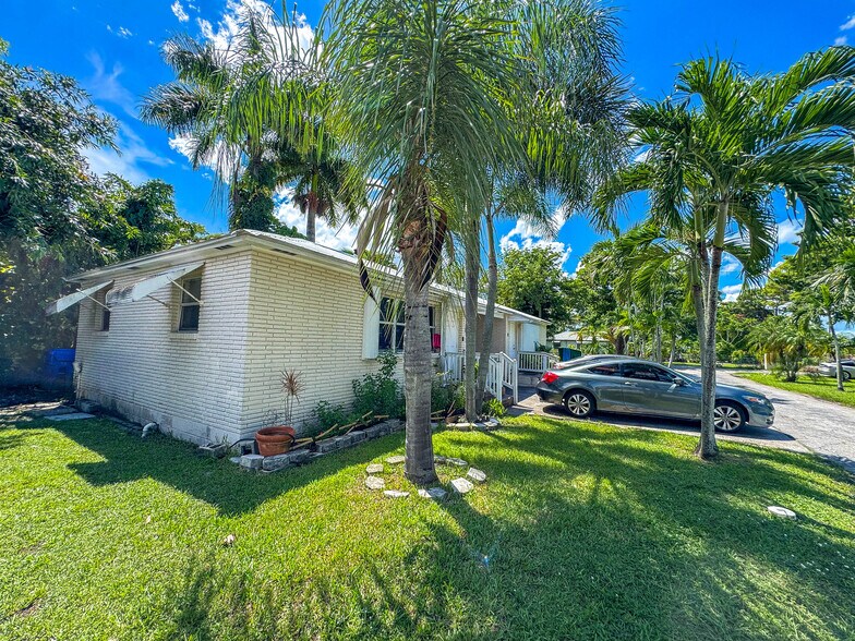 More Photos Of 3790 Gulfstream Rd, Palm Springs Apartments For Sale