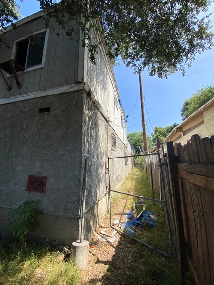 More Photos Of 158 E Sacramento St, Altadena Multifamily For Sale