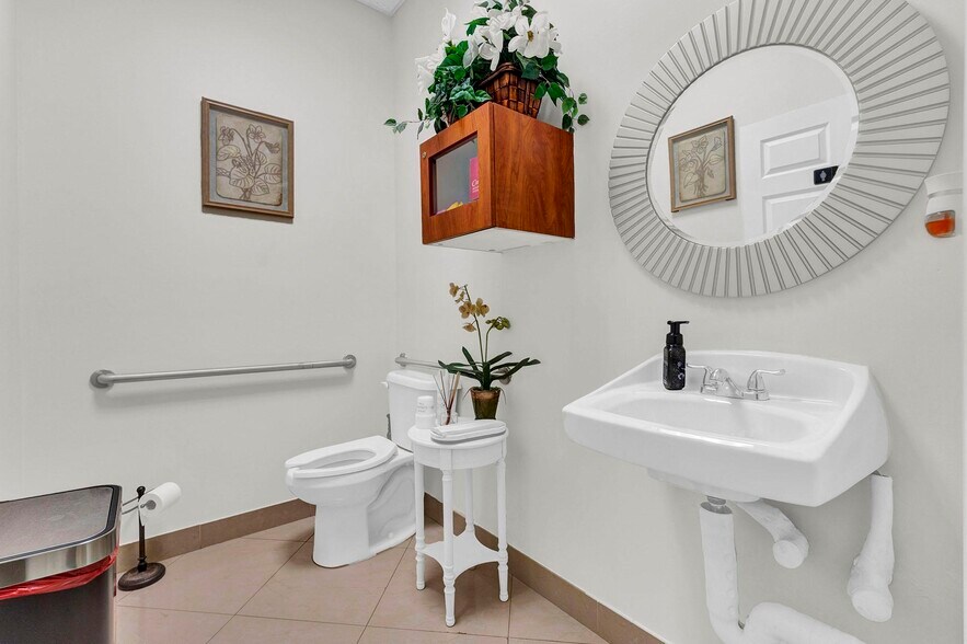 More Photos Of 1741-1759 N University Dr, Pembroke Pines Storefront Retail Office For Sale