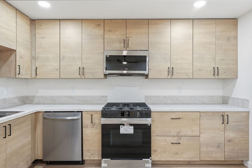 More Photos Of 5067 Alumni Pl, San Diego Multifamily For Sale