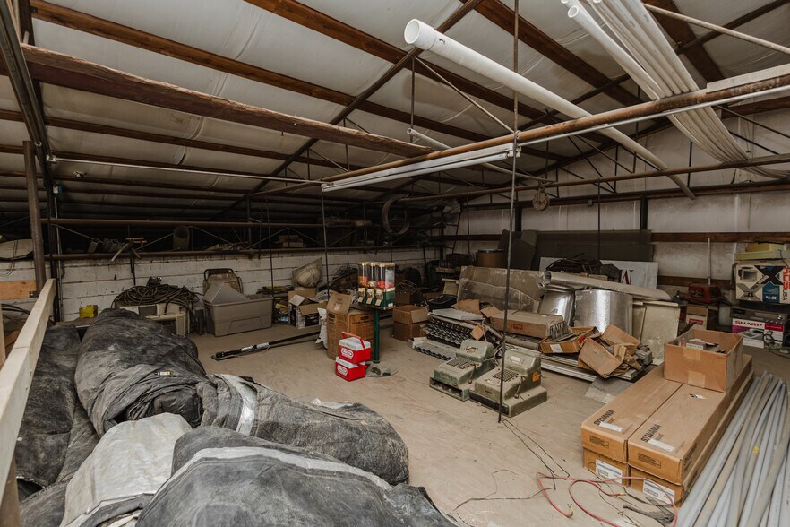 More Photos Of 410 N Commercial Ave, Sedgwick Storefront For Sale