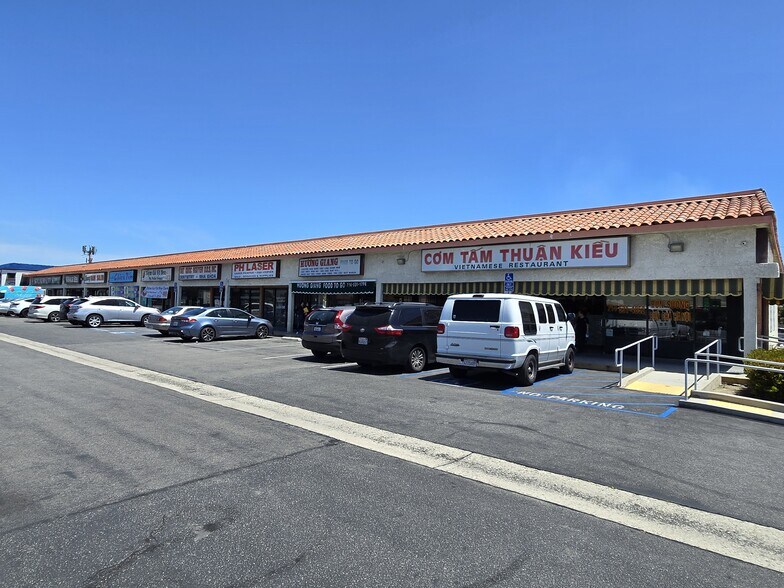 More Photos Of 14282 Brookhurst St, Garden Grove Unknown For Lease