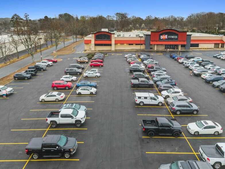 More Photos Of 201-273 W Butler Rd, Mauldin General Retail For Lease