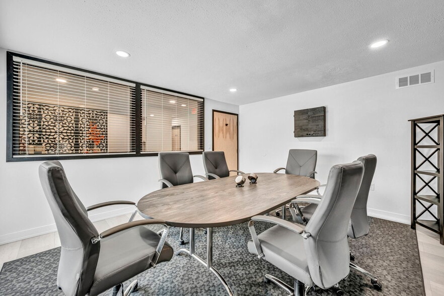 More Photos Of 1929 E Royalton Rd, Broadview Heights Office For Lease