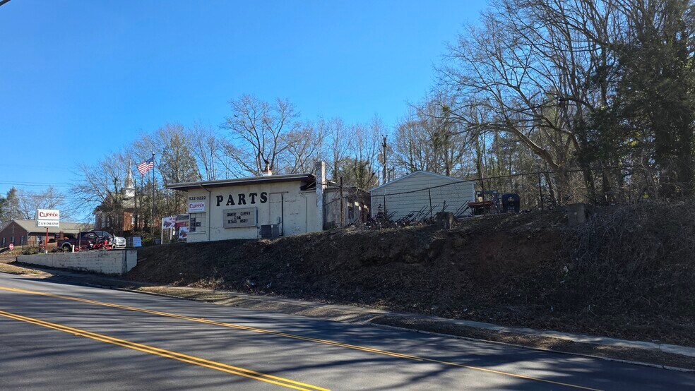 More Photos Of 28 Main St, Piedmont Freestanding For Sale