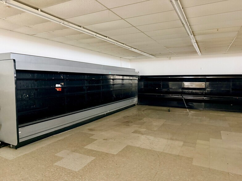 More Photos Of 104 W State Highway 162, Clarkton Supermarket For Sale