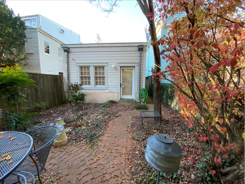 More Photos Of 25 Maryland Ave, Annapolis Office For Sale