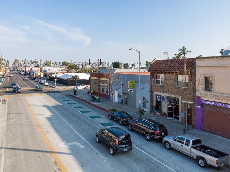 More Photos Of 2608 54th, Los Angeles Apartments For Sale
