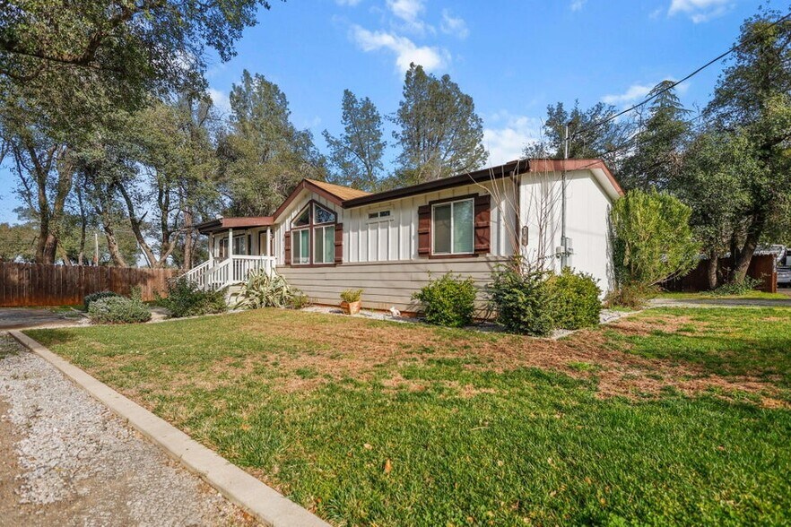 More Photos Of 2081 Victor Ave, Redding Office For Sale