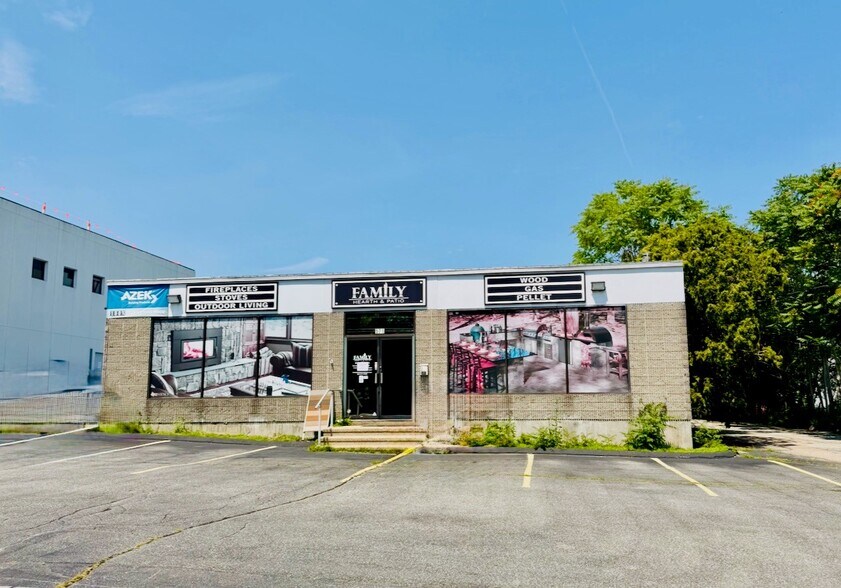 Primary Photo Of 571 Broad St, New London Freestanding For Lease