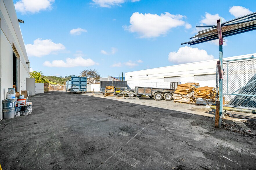 More Photos Of 18345 Pasadena St, Lake Elsinore Manufacturing For Lease