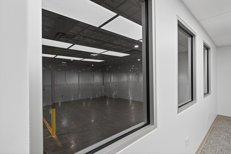 More Photos Of 606 Butler Dr, Murfreesboro Distribution For Lease