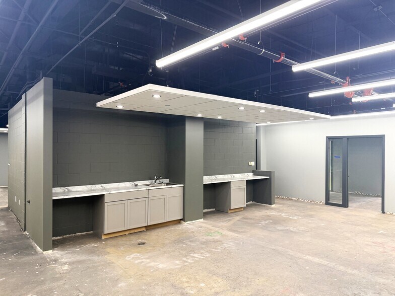 More Photos Of 610 Maryknoll Dr, Lockport Office For Lease