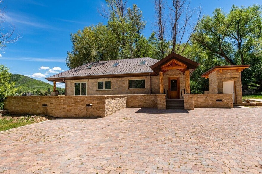 More Photos Of 4137 Highway 224, Park City Office For Sale