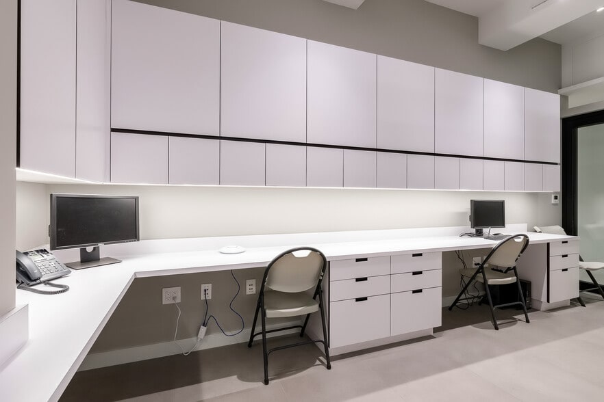More Photos Of 70 W 36th St, New York Office For Lease