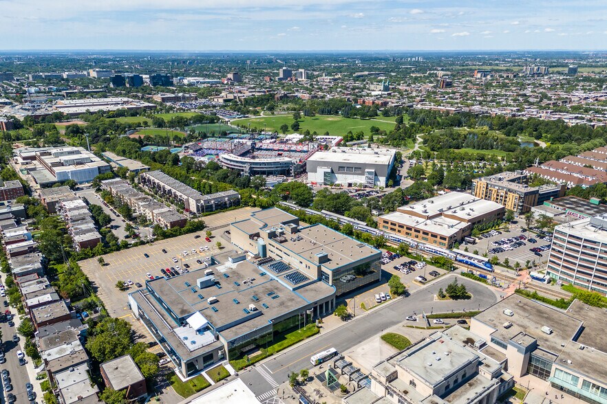 More Photos Of 405 Av Ogilvy, Montréal Office For Lease