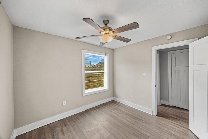 More Photos Of 4301 Chartres St, Houston Apartments For Sale