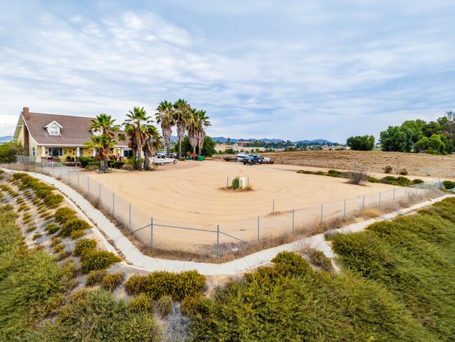 More Photos Of 41225 Guava St, Murrieta Land For Lease