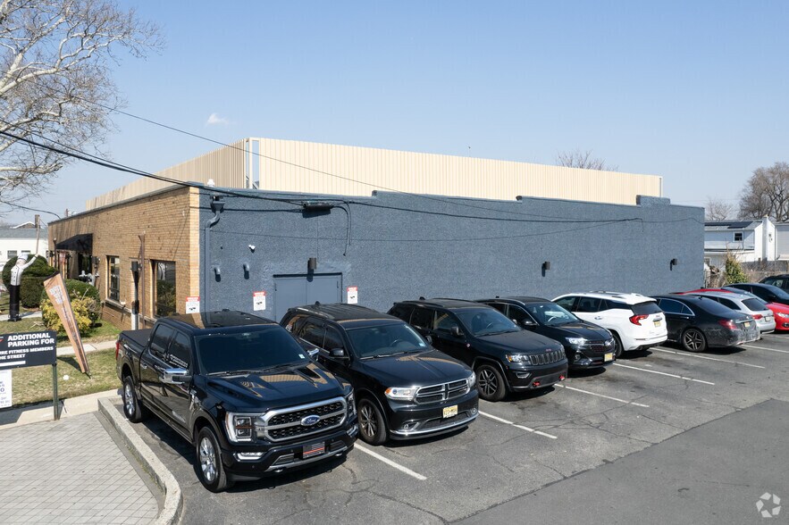 More Photos Of 500 Cortlandt St, Belleville Restaurant For Lease