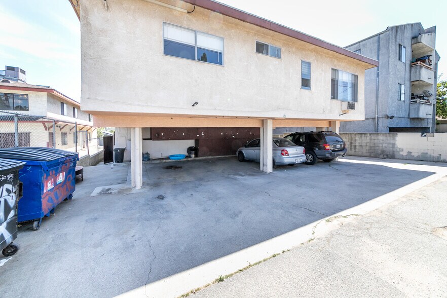 More Photos Of 5213 Meridian St, Los Angeles Apartments For Sale