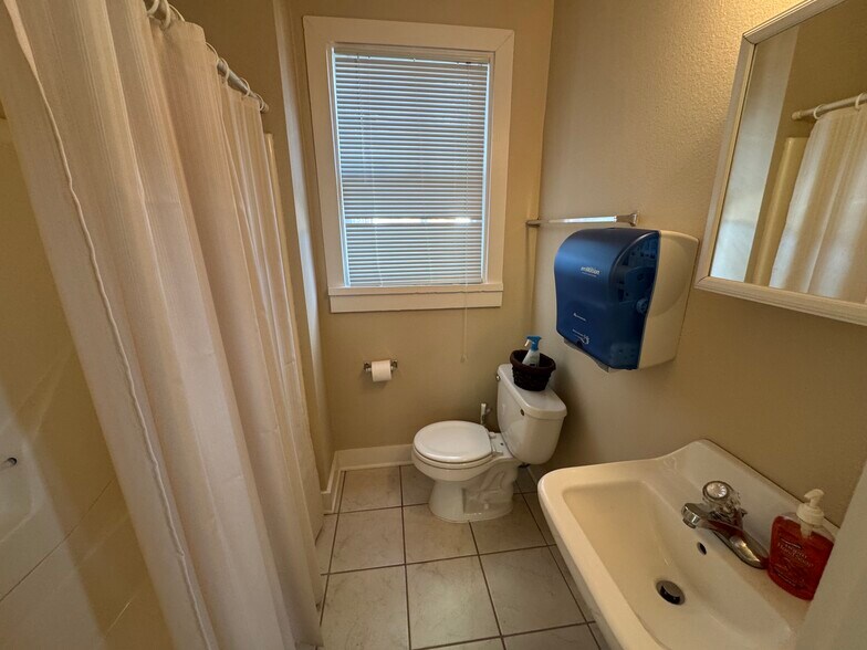 More Photos Of 436 S Fannin Ave, Tyler Office Residential For Sale