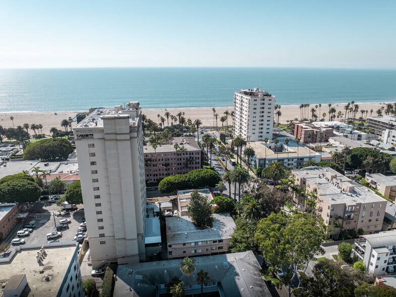 More Photos Of 210 California Ave, Santa Monica Apartments For Sale