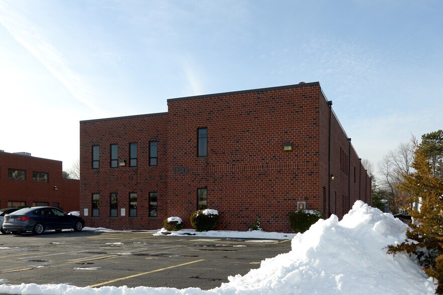 More Photos Of 150 Kerry Pl, Norwood Office For Sale