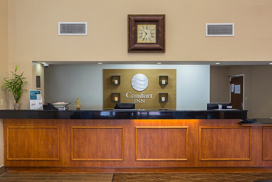 More Photos Of 4924 Constitution Ave, Baton Rouge Hotel For Sale