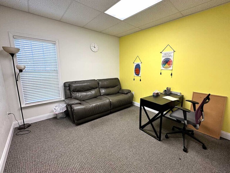 More Photos Of 1120 By Pass Rd, Vinton Medical For Sale