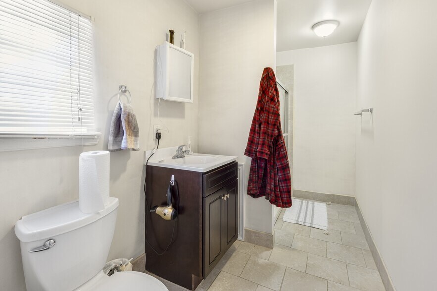 More Photos Of 4014 Market St, Philadelphia Storefront Retail Residential For Sale