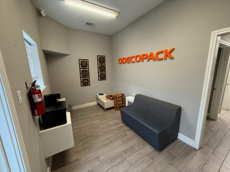 More Photos Of 7115 Belgold St, Houston Warehouse For Lease