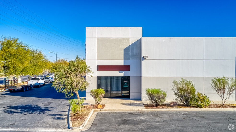 More Photos Of 1997 Whitney Mesa Dr, Henderson Warehouse For Sale