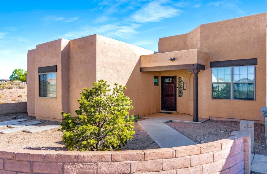 Primary Photo Of 200 Aldaba Cir NE, Rio Rancho Flex For Sale