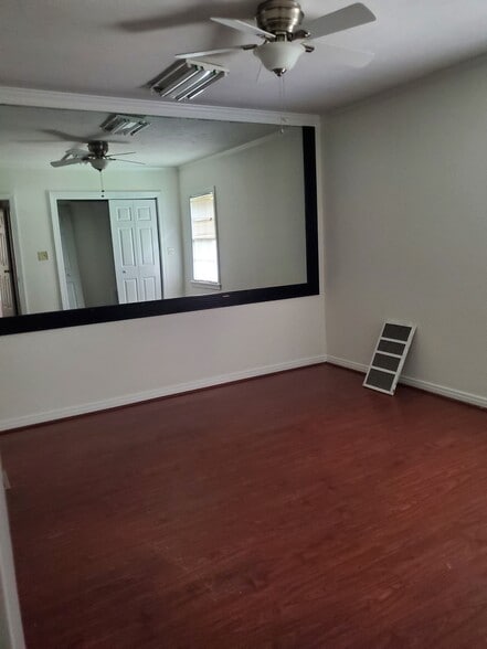 More Photos Of 726 Windy Hill Rd, Smyrna Loft Creative Space For Lease
