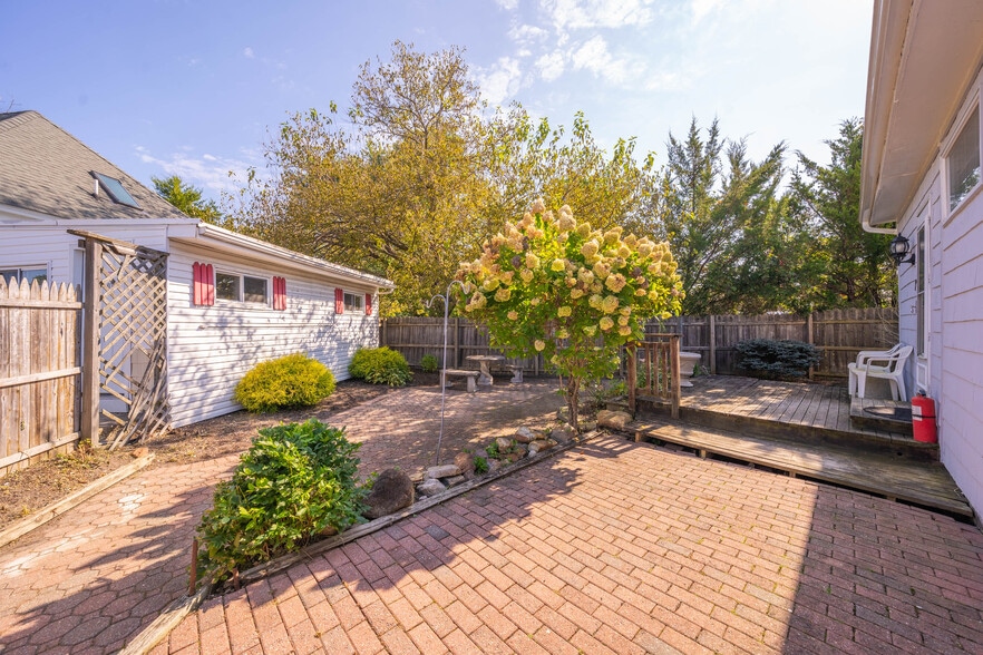 More Photos Of 40 Amboy Rd, Old Bridge Flex For Sale