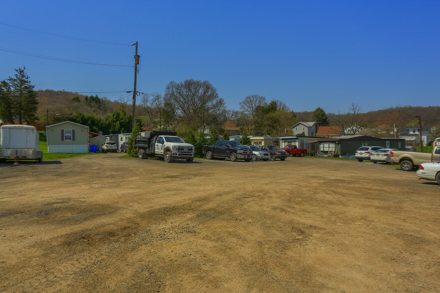 More Photos Of 148 Pioneer Rd, Evans City Manufactured Housing Mobile Home Park For Sale