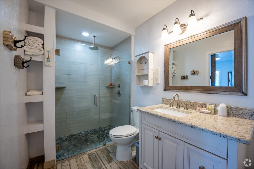 More Photos Of 2060 US Highway 27 N, Avon Park Hotel For Sale